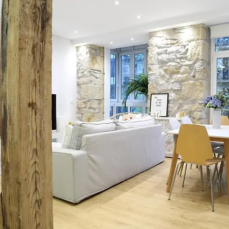 Cozy And Centric By Cisan Apartment *