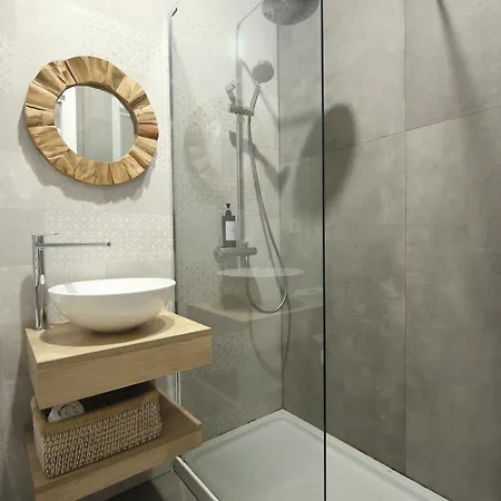 Cozy And Centric By Cisan Apartment *